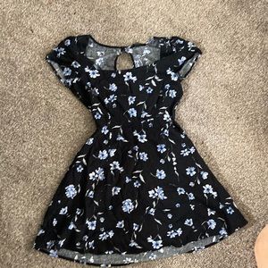 Forever 21 floral dress size small
